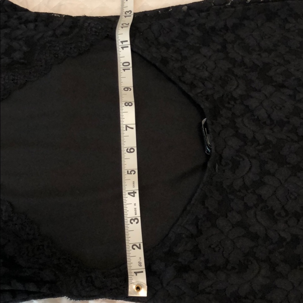 Open back lace body on dress - Picture 9 of 9